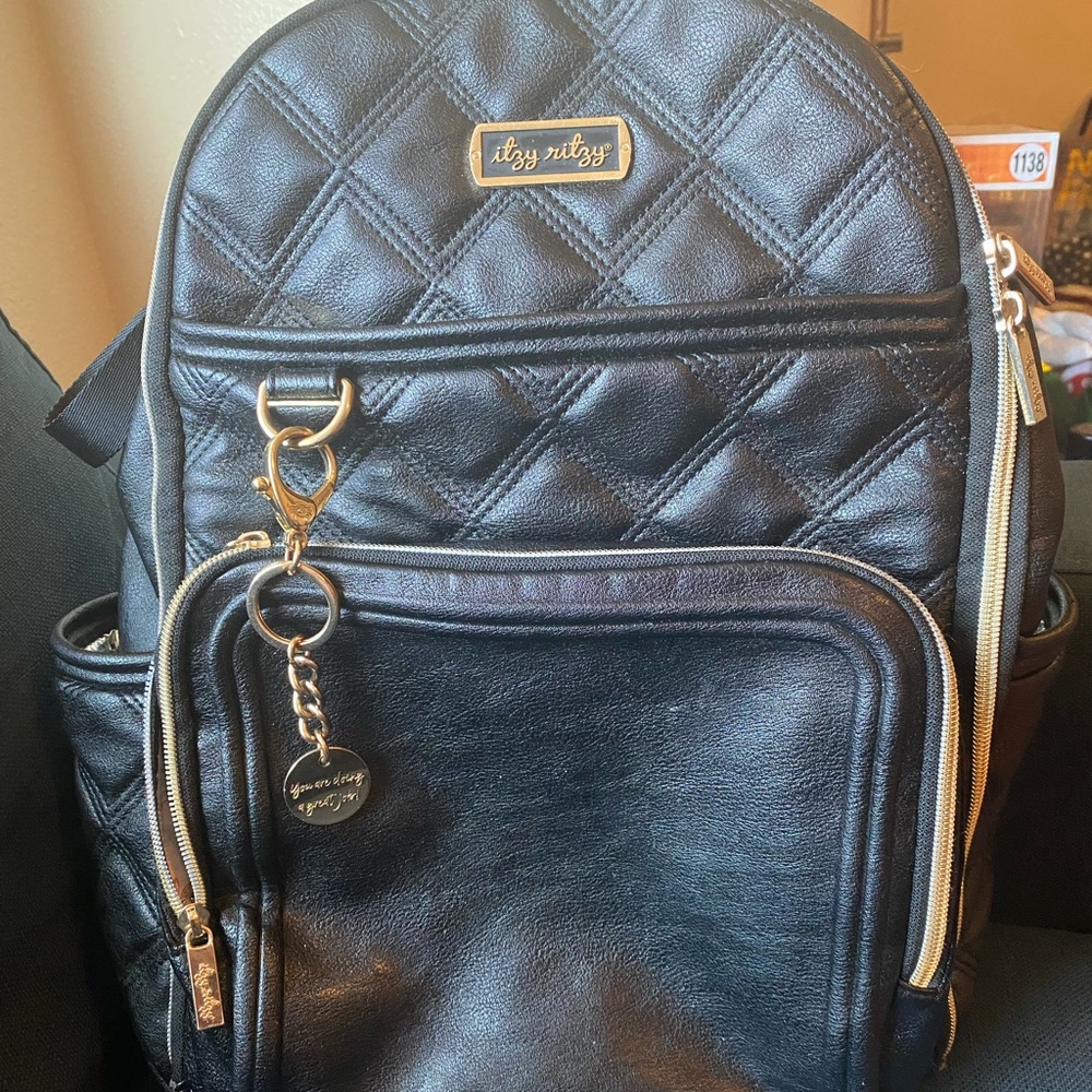 Itzy Ritzy boss plus diaper backpack